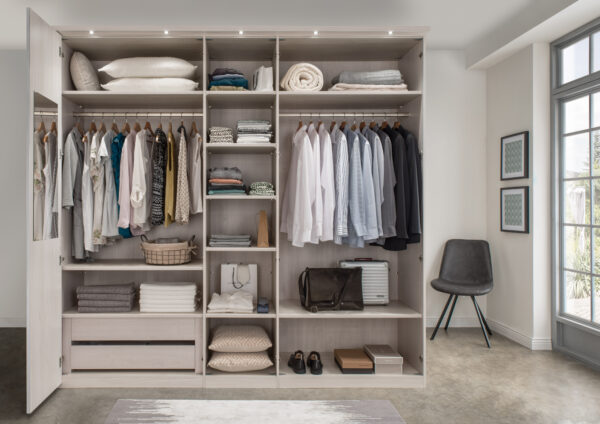 All-In Wardrobe with Carcase Colour Front